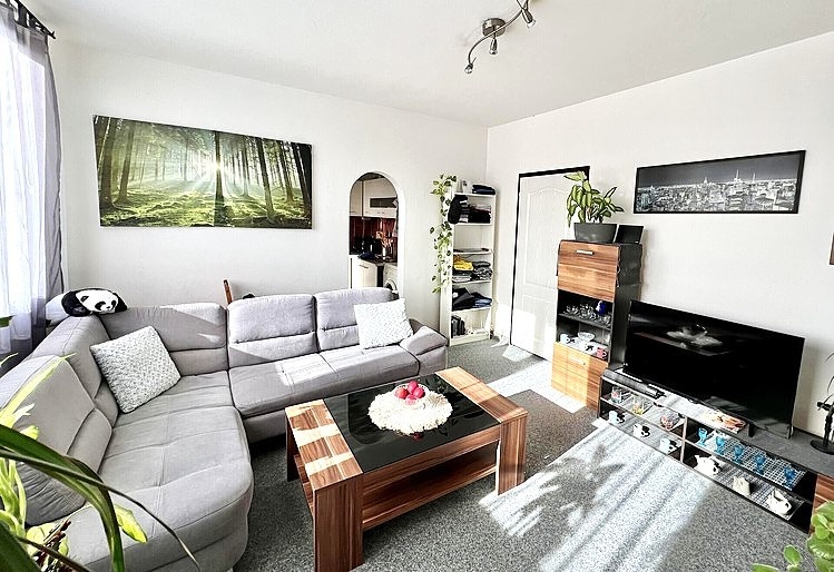 2+1 O.- Dubina, Jiříkovského, lodžie, 13.000 i s energiemi.