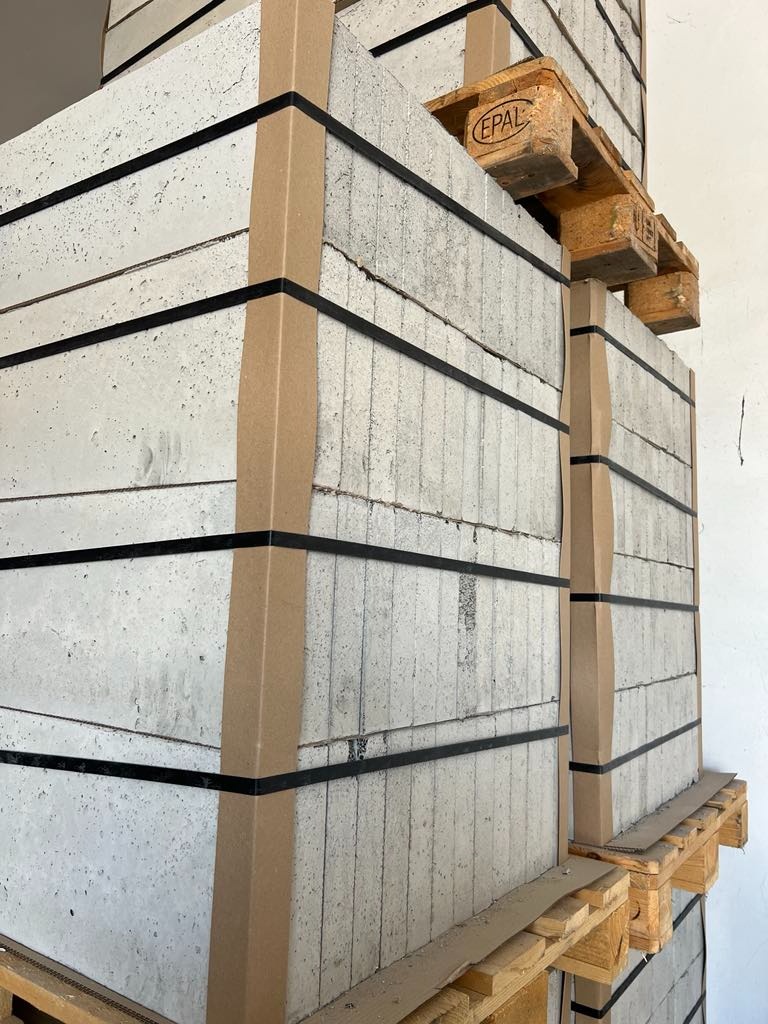 Krbová deska Liapor 1000x250x50 a 700x220x40 od 99 Kč