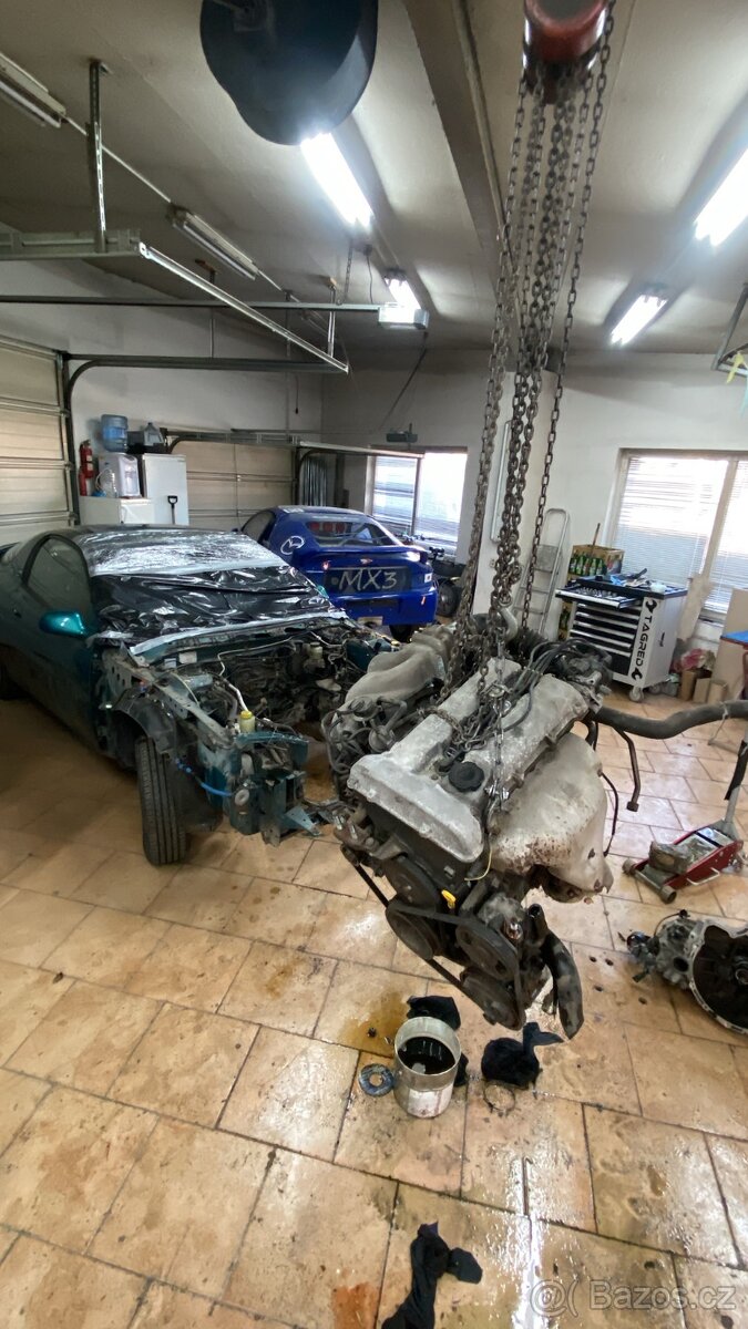 Mazda MX3 motor a převodovka 1.6 DOHC 79 kw