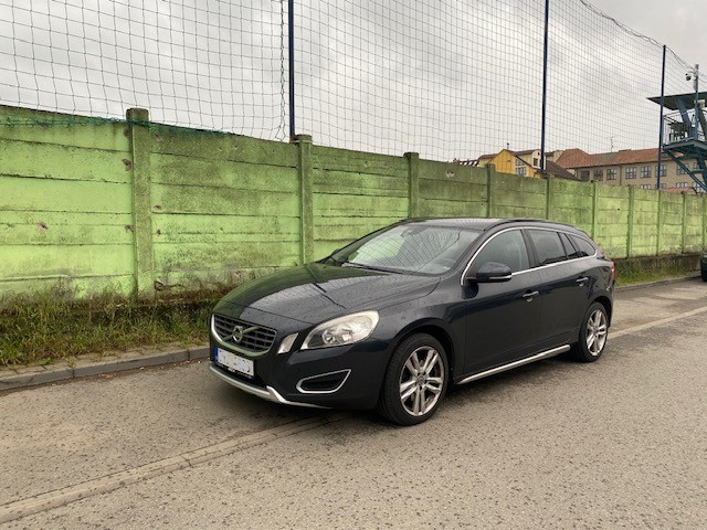 Volvo V60 D4