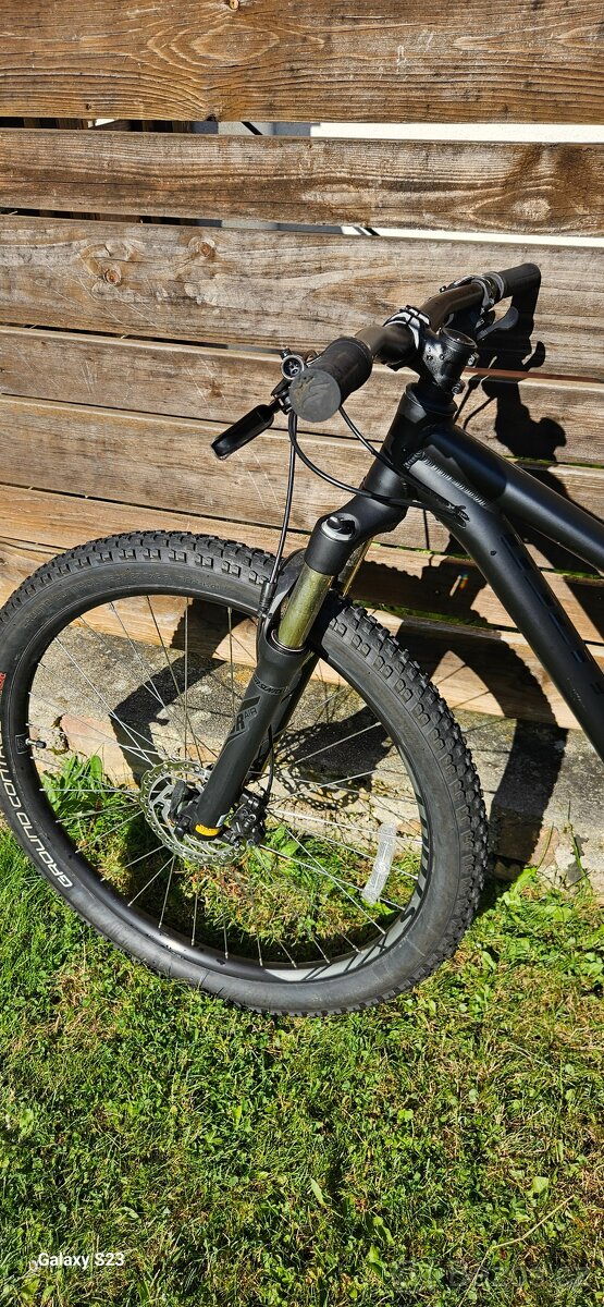 Horské kolo Specialized