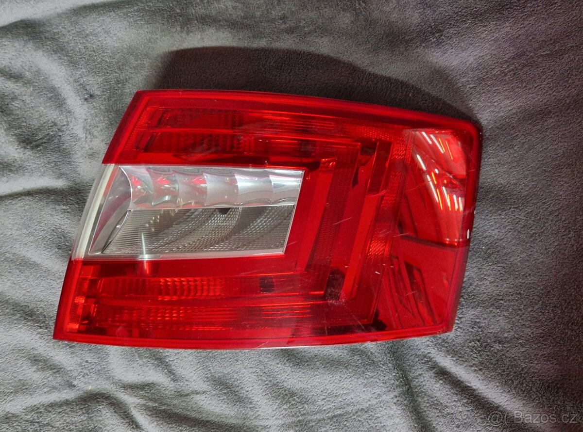 Škoda Octavia pravé světlo 5E5945096