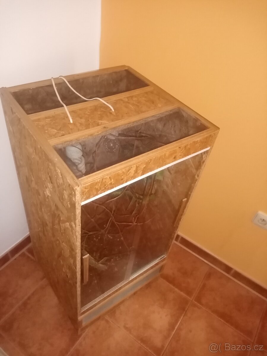 Prodám terárium
