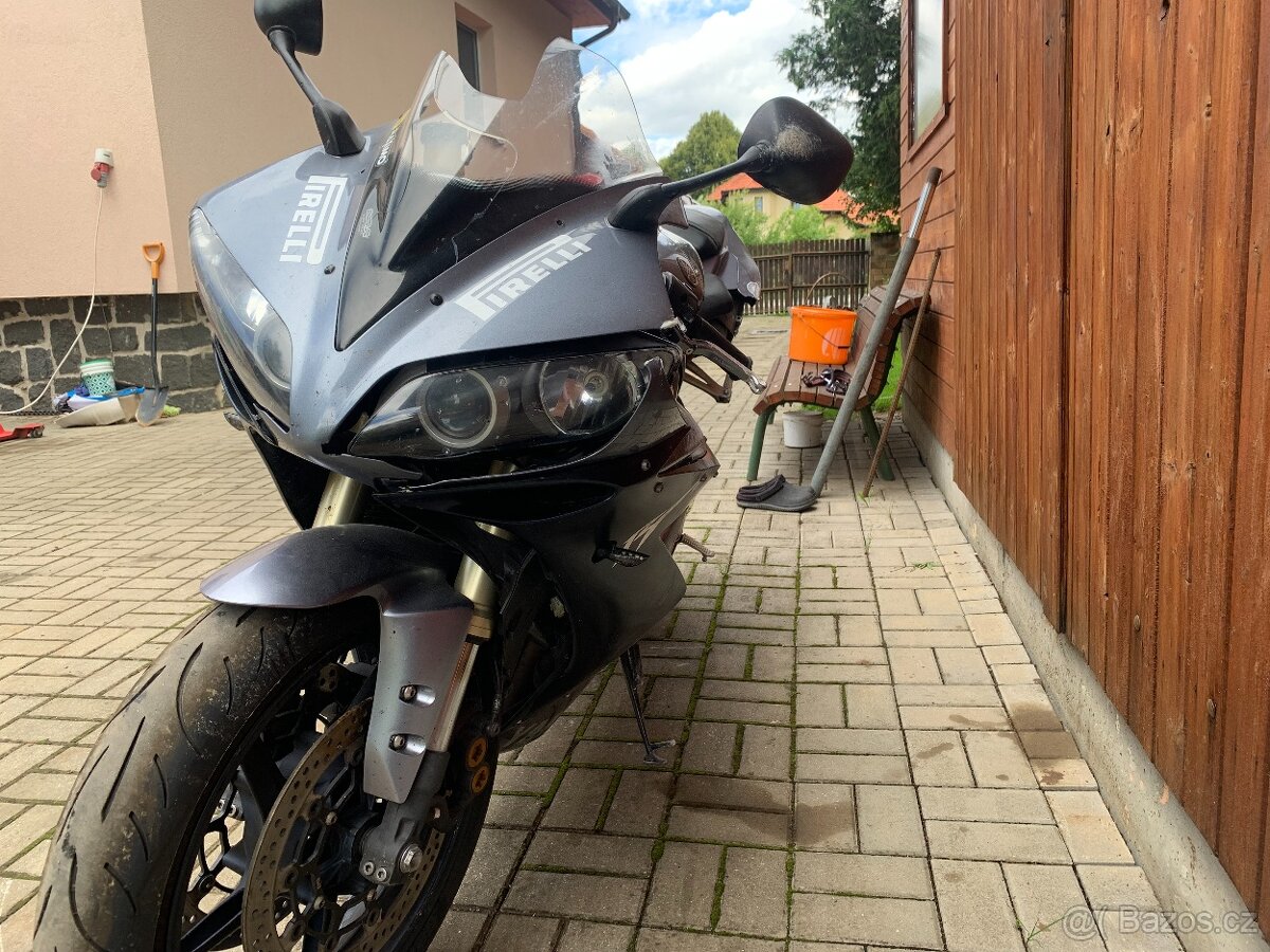 Yamaha YZF R1