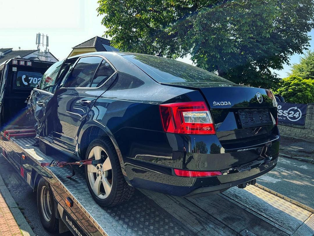 Veškeré náhradní díly Škoda Octavia 3 sedan 15 CKFC PFL LF9R
