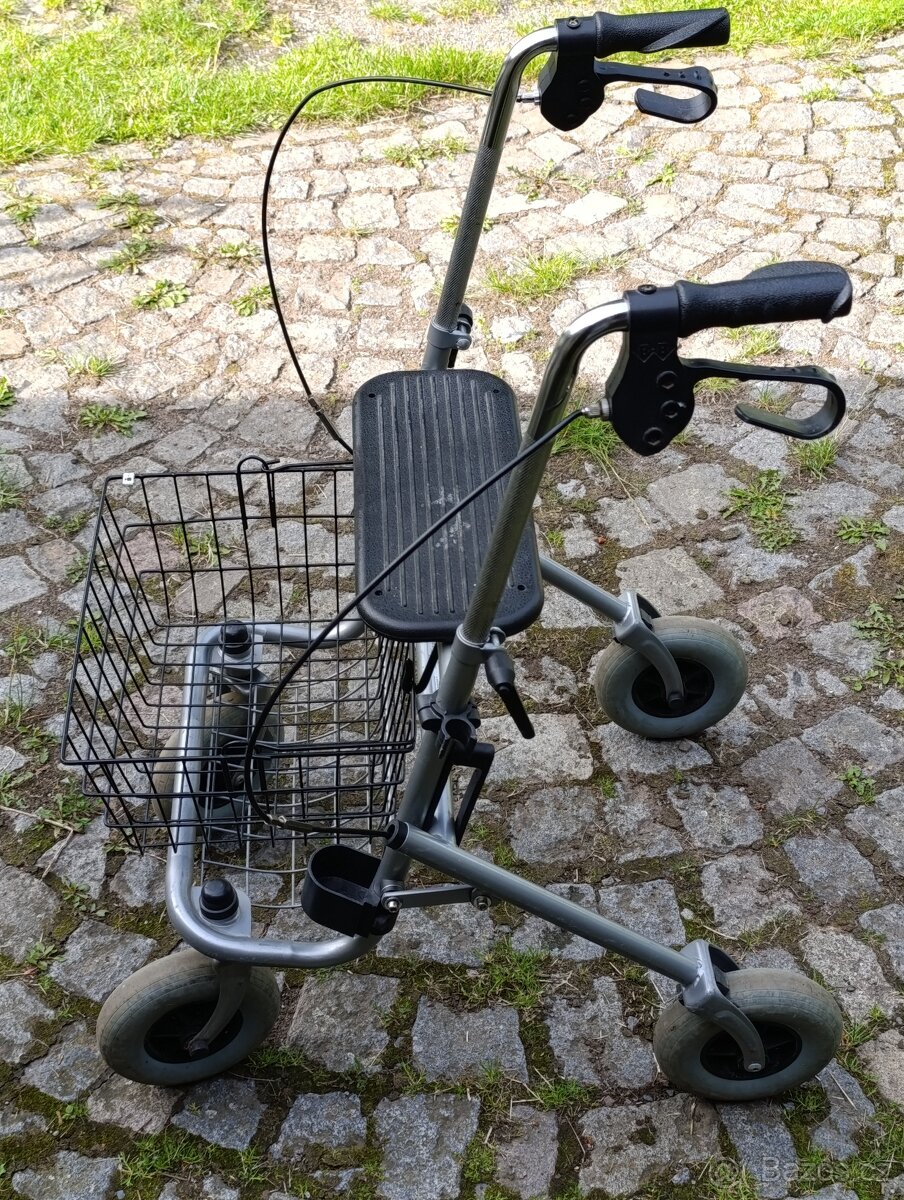 Zdravotní pomůcky.