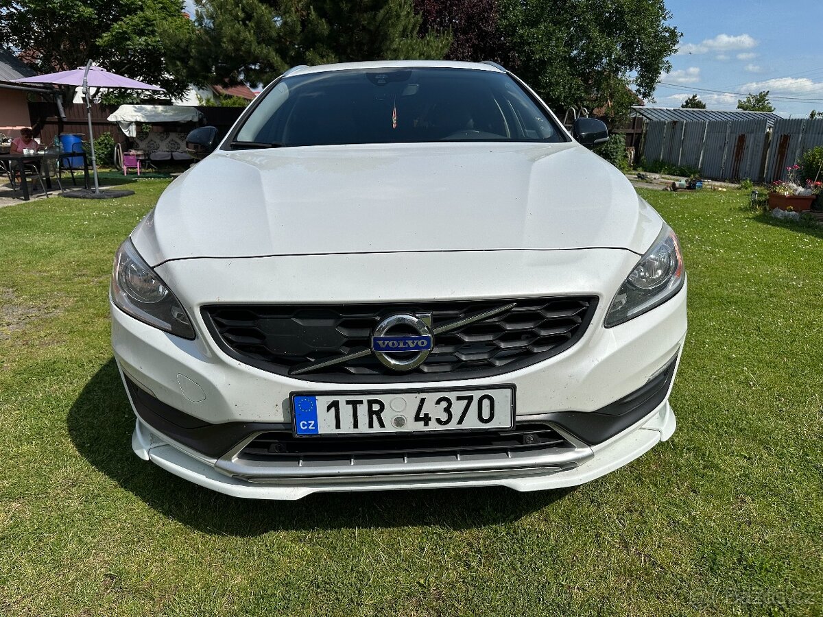 Volvo V60 Cross Country 2.5T, 187 Kw, 5VÁLEC, LPG, AUTOMAT
