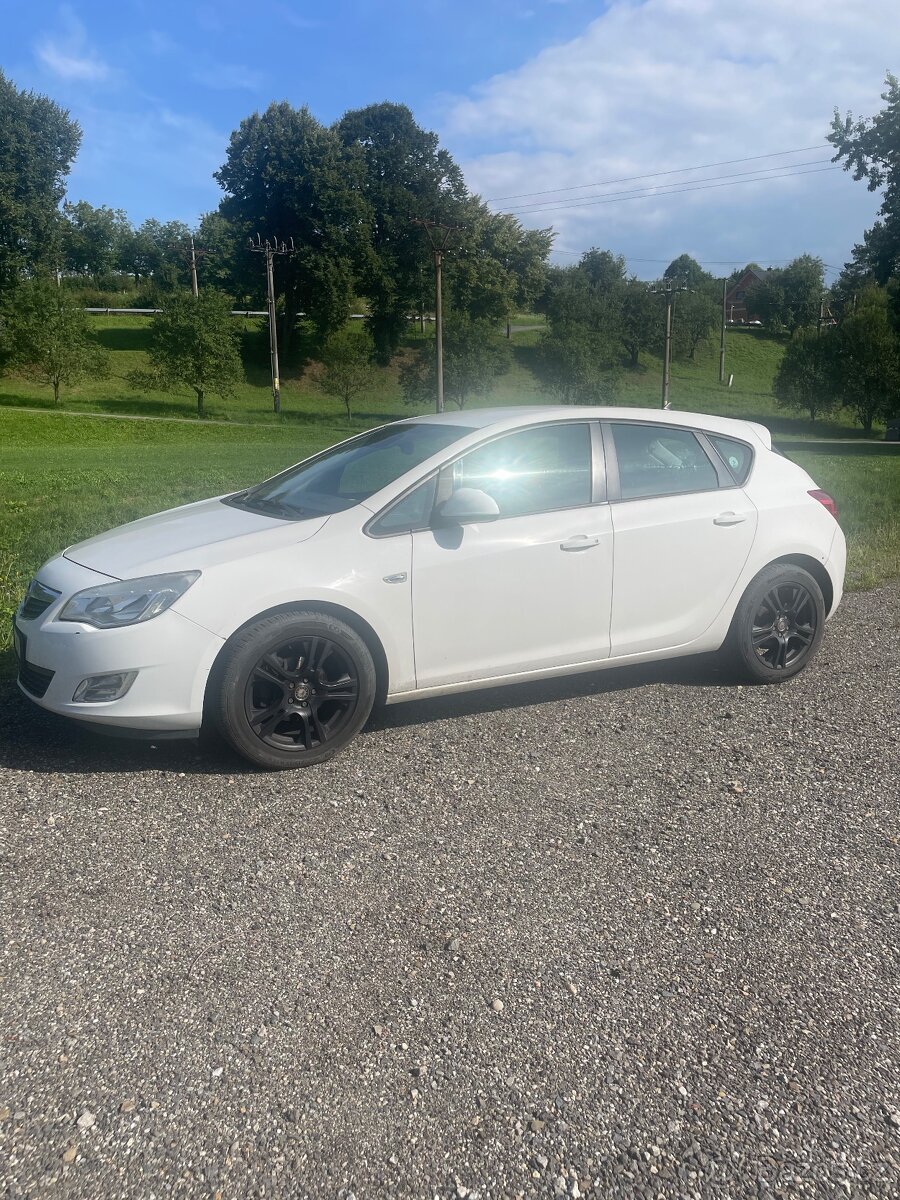 Opel Astra J R.2011