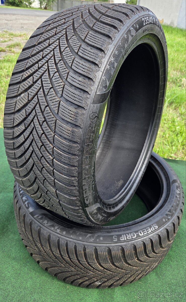 2ks pěkných zimních pneu Semperit 235/40/19