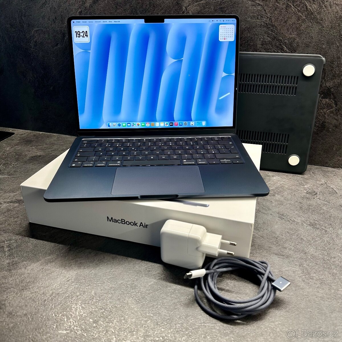 MacBook Air (8GB | M2 | 256gb | 13,6") + obal