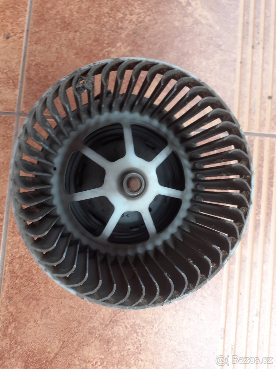 Ventilátor Peugeot 407