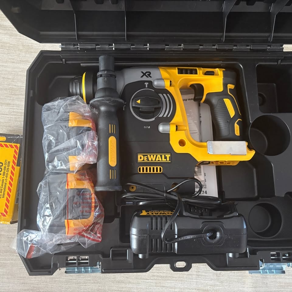 Aku vrtací kladivo DeWalt DCH273NT