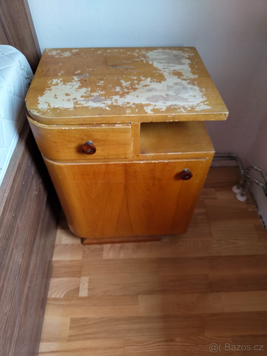 Starý nábytek - stolek VINTAGE