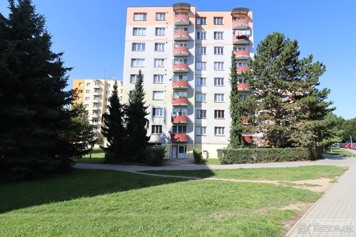 Prodej bytu 3+1 s balkonem, sídliště Jih, Písek