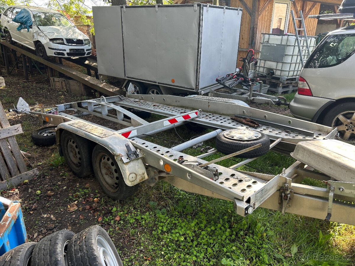 Vlek pro přepravu vozidel