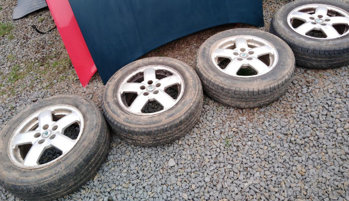 ALU KOLA na škodu octavia 1 SADA ,PLECHAČE R15