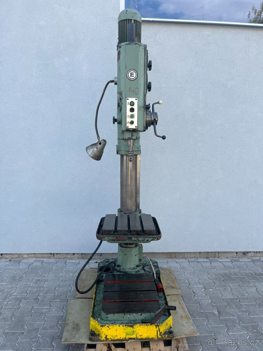 Sloupová vrtačka BK 32