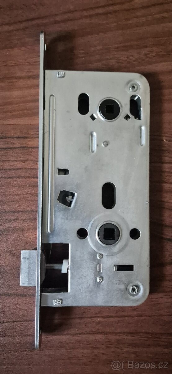 Zámek zadlabací WC