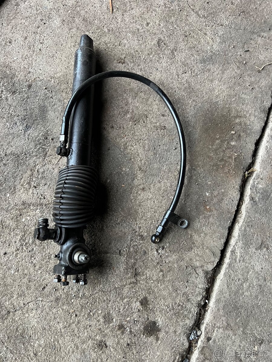 Posilovač řízení Zetor