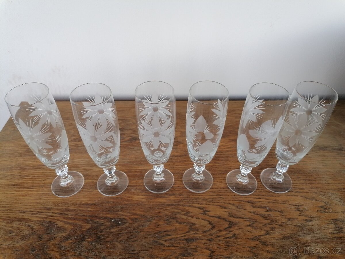 Sady skleničky na víno, likér, whisky - více ve fotkách
