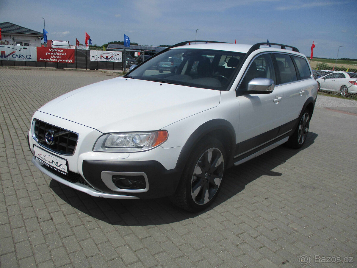 VOLVO XC70 2,4D 120KW CROSSCOUNTRY AWD GPS XENON 2013