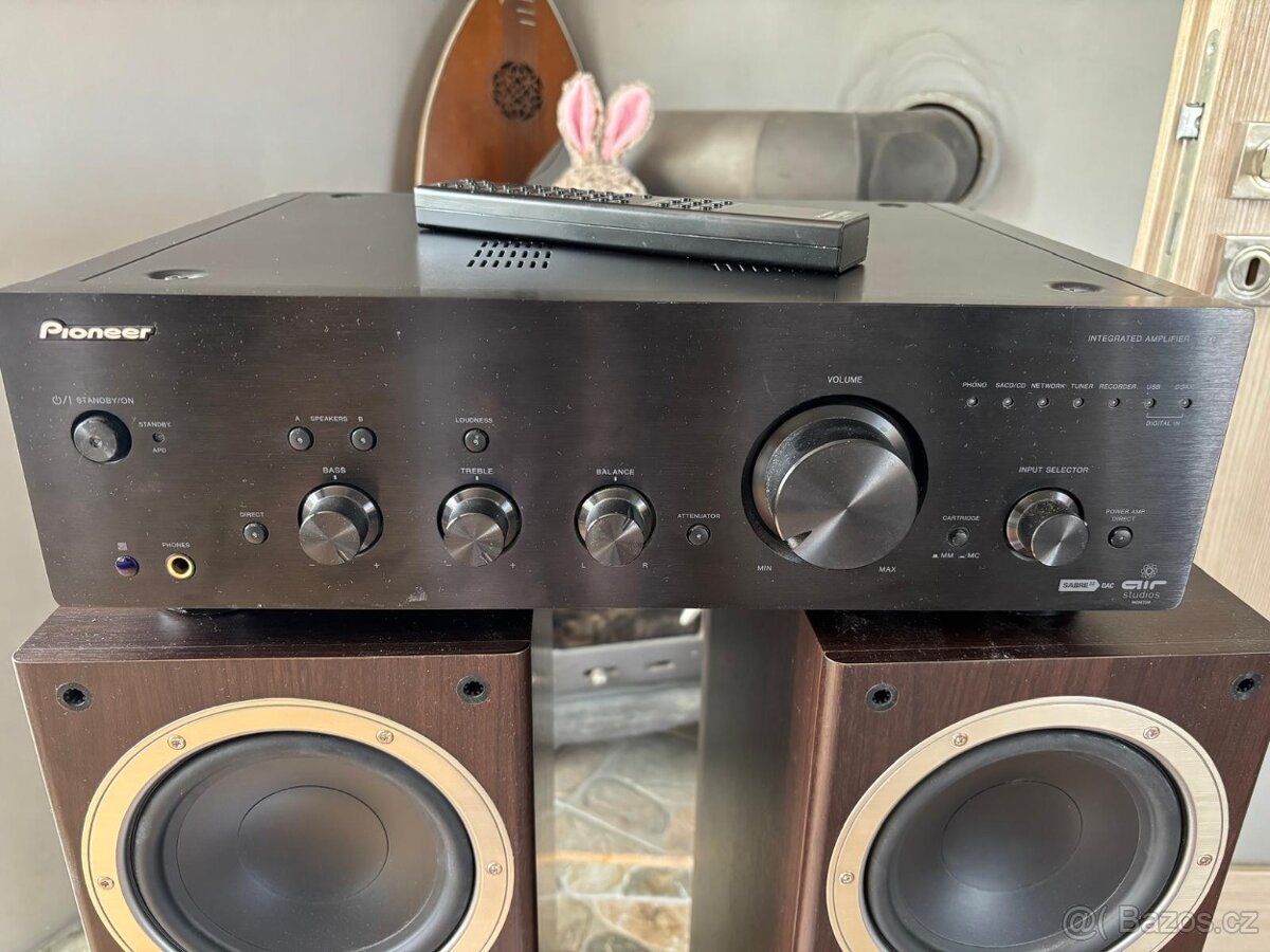 Zesilovač Pioneer