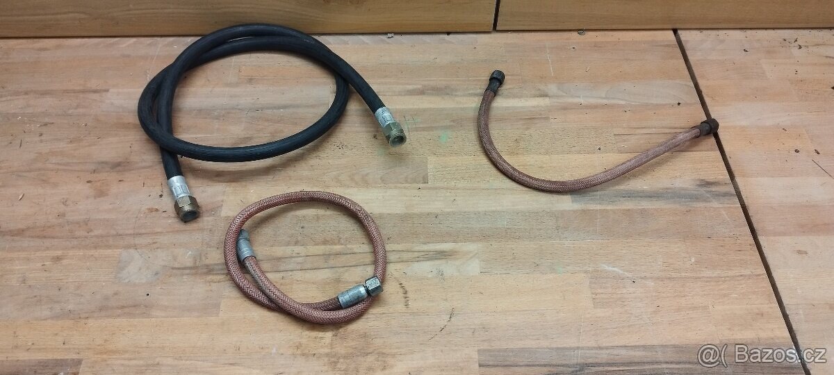 ŠKODA 110R HADICE OLEJOVÝ CHLADIČ