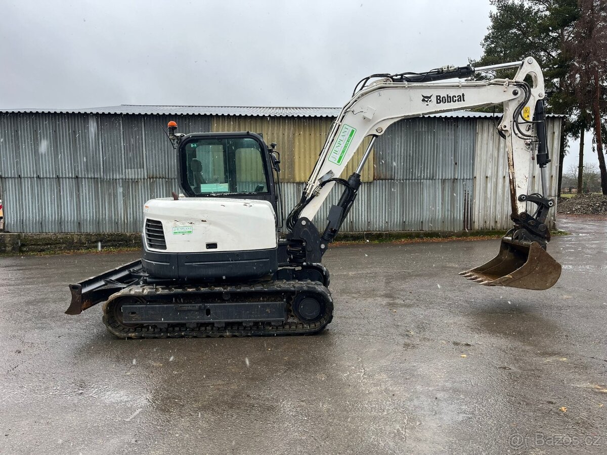 Pásový bagr Bobcat E85, r.v. 2015, 4.806 Mth
