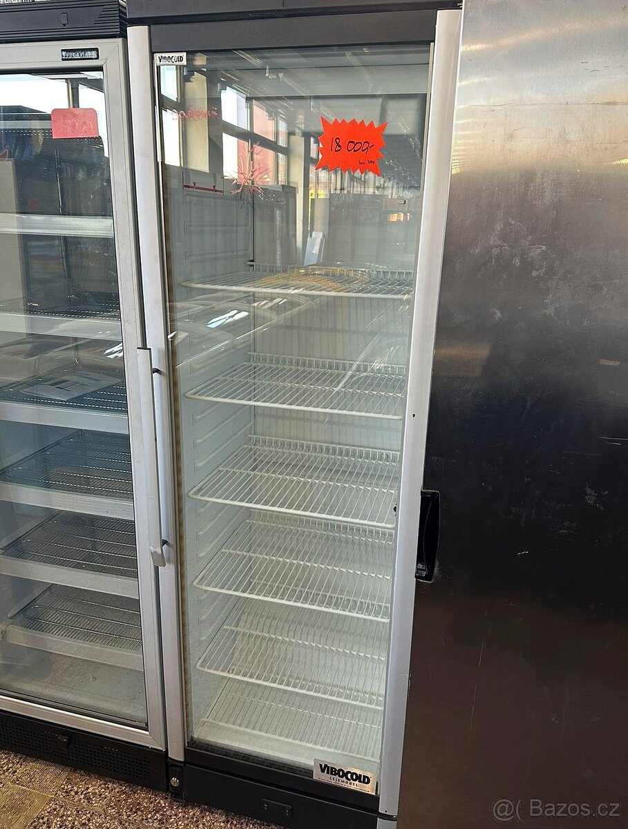 Mrazicí skříň MF180