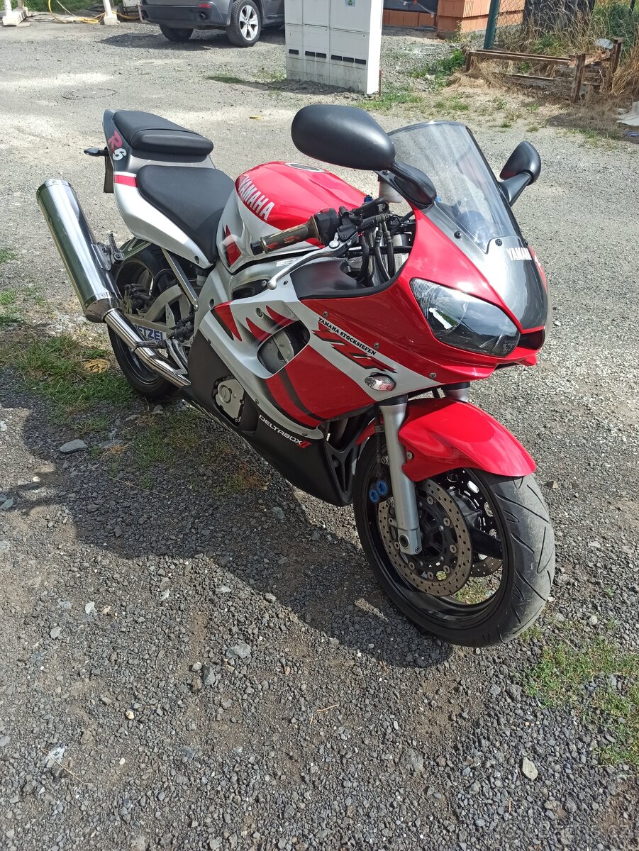 Yamaha R6