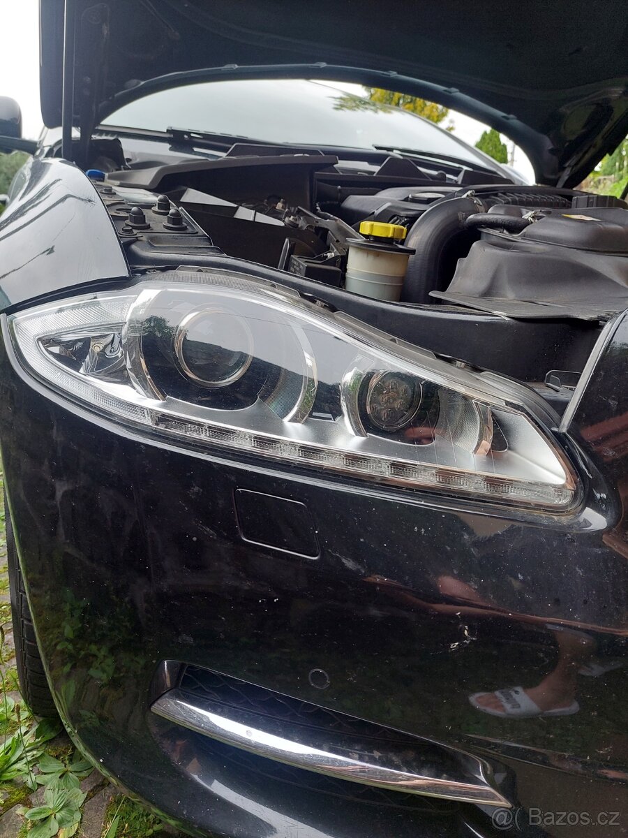 Přední světla Jaguar XJ 351 (Original bixenony)