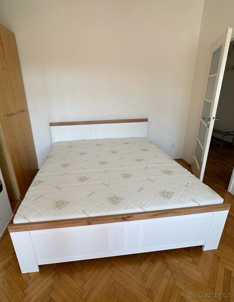 Postel ze Sconta
