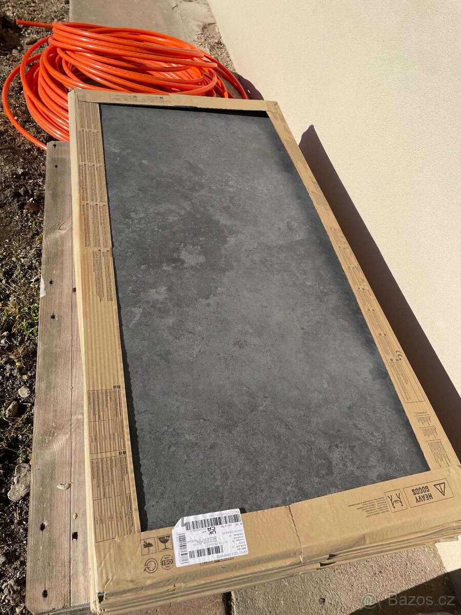 Velkoformátová dlažba Cersanit + 2kg sparovacky