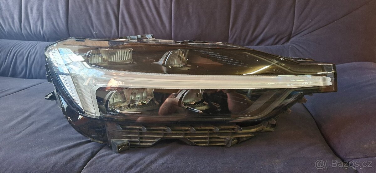Prave predni svetlo volvo xc60 2