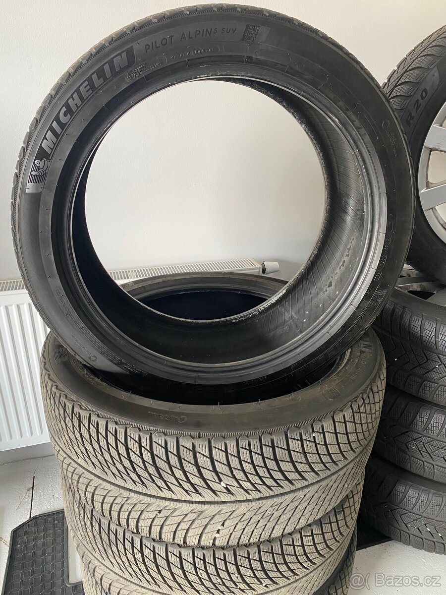 Zimní Gumy 285/40 R23