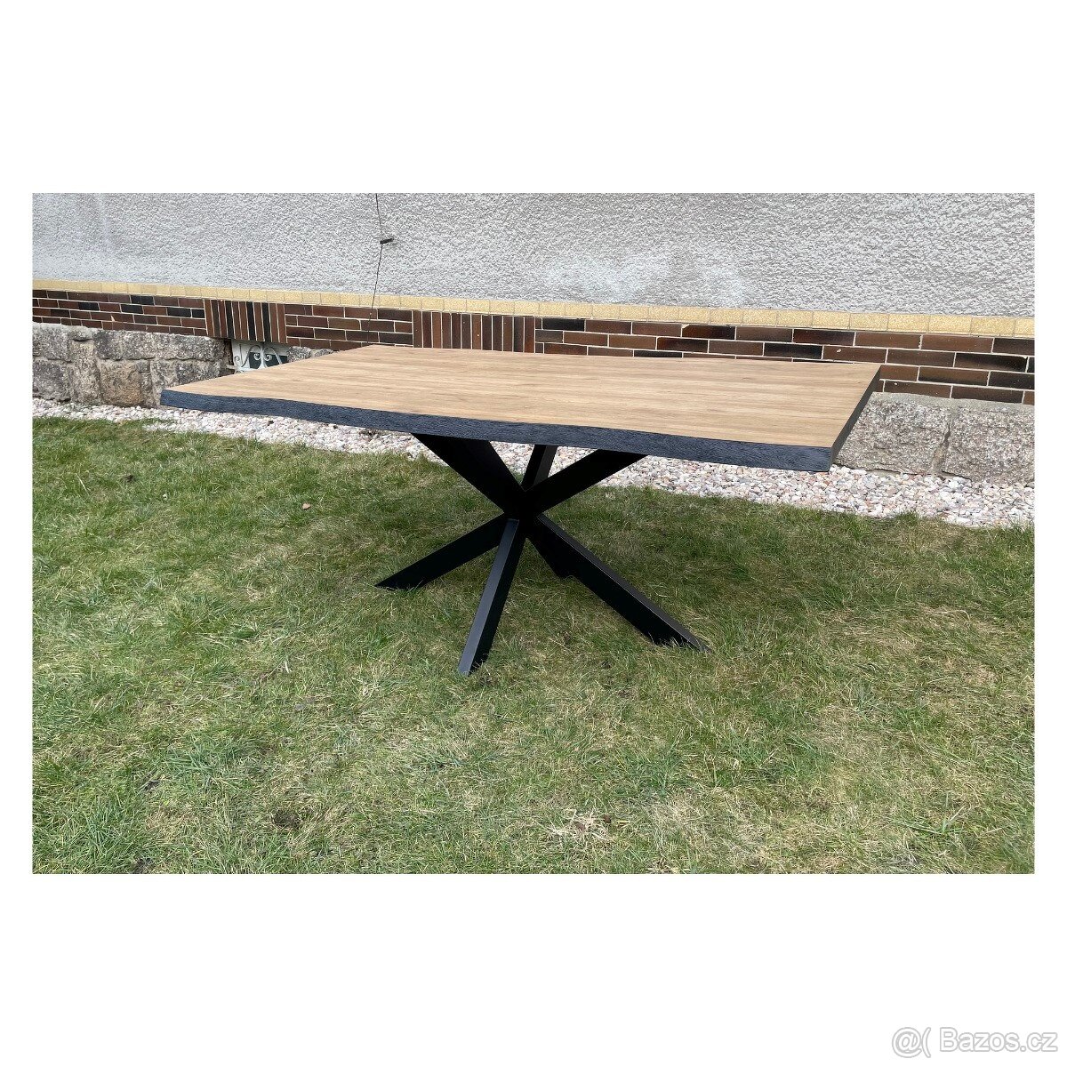 Jídelní stůl s kovovým podnožím - Barys 180 cm