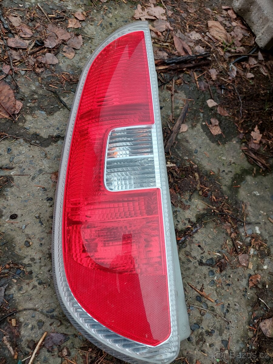 Skoda Roomster-zadni svetla