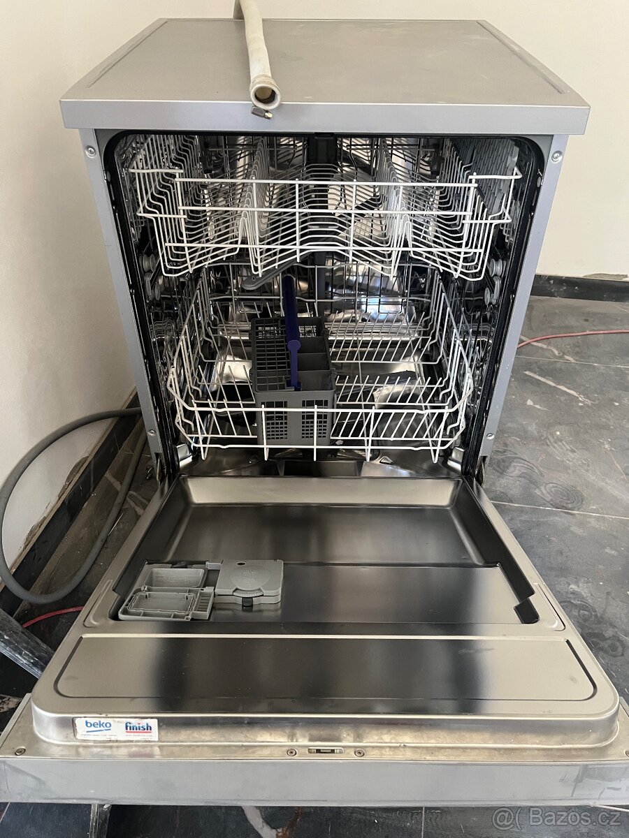Myčka nádobi BEKO 60cm