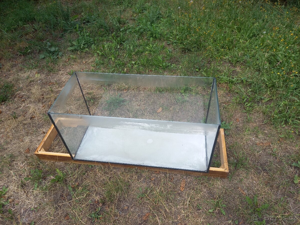 Akvárium, terárium