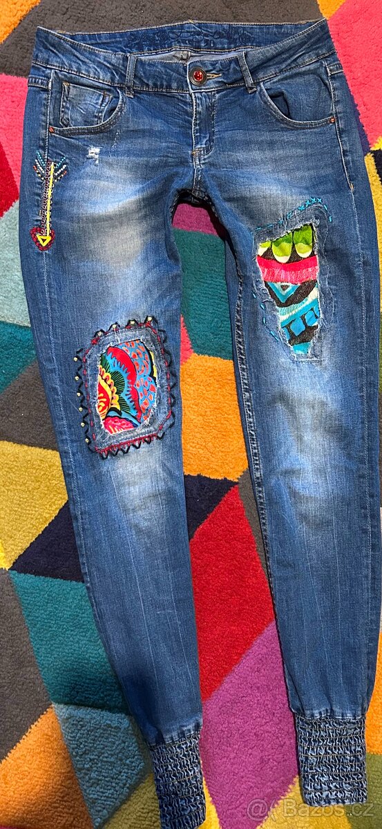 DESIGUAL DÁMSKÉ SLIM STREČOVÉ DŽÍNY W 30