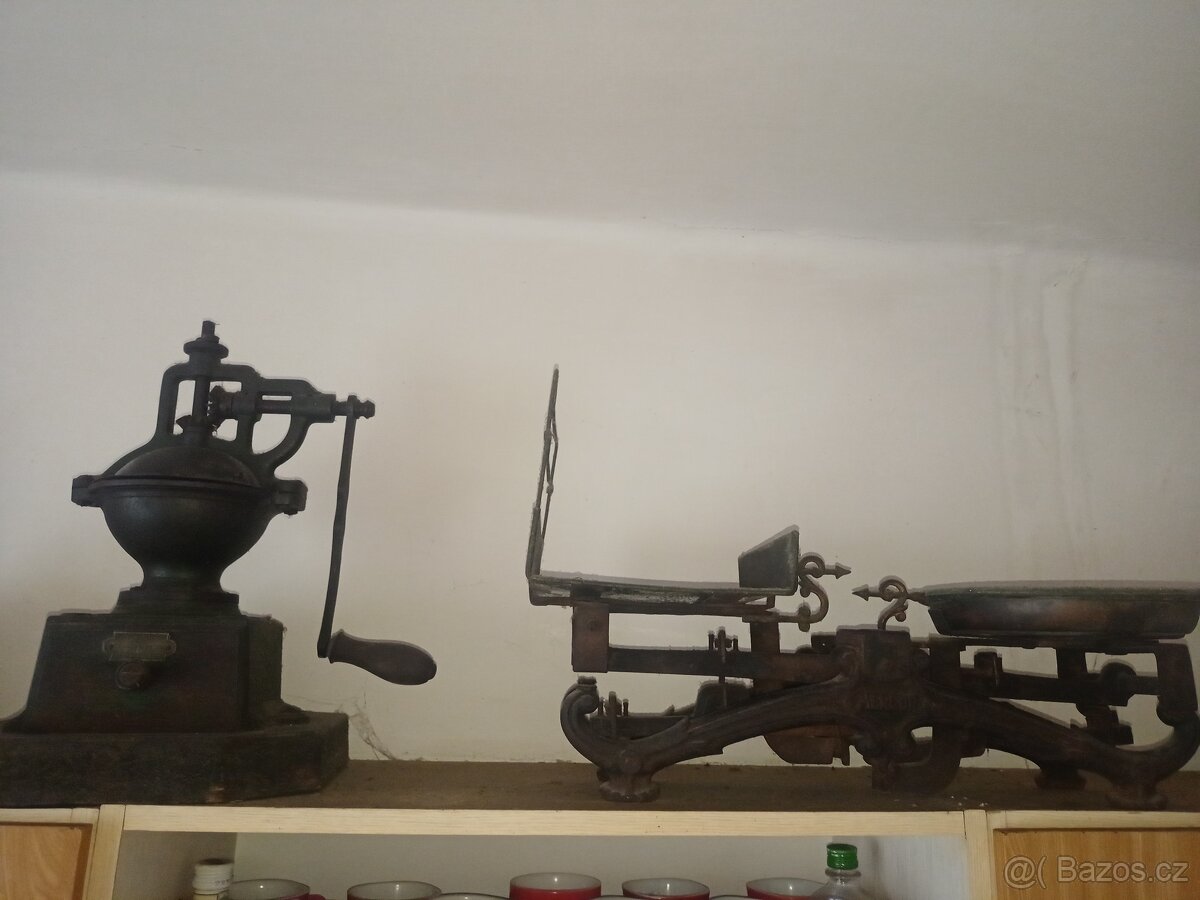 Kupecké váhy a mlýnek