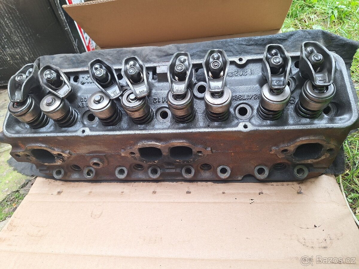 Hlavy motoru Chevrolet 350