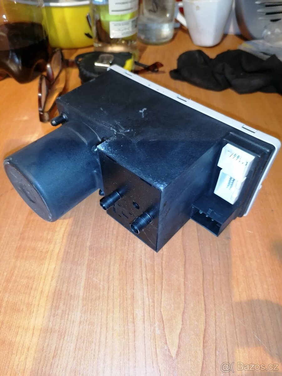 Kompresor centrálu audi A4 b5