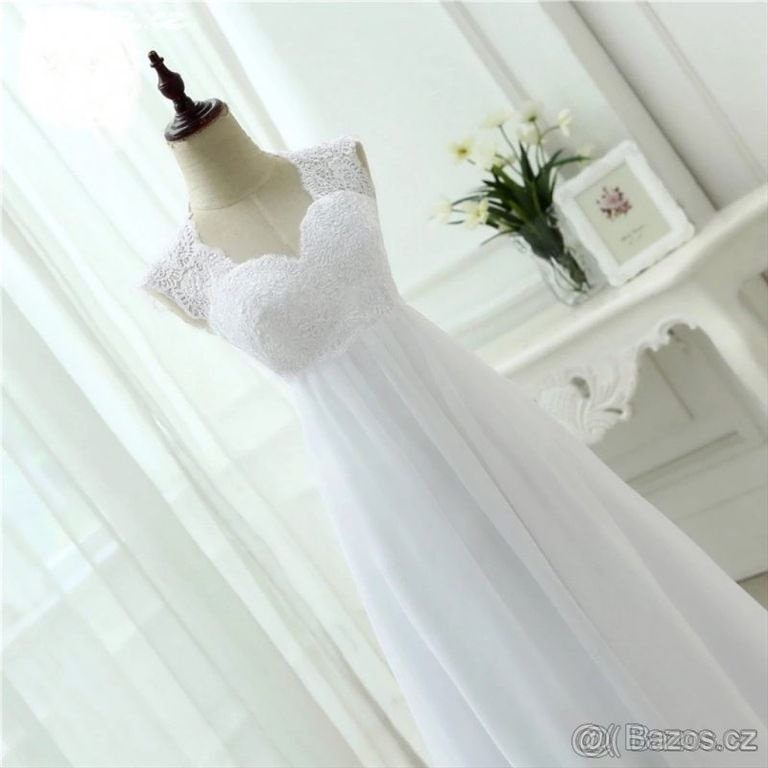 Nové, čistě bílé svatební šaty M-XL