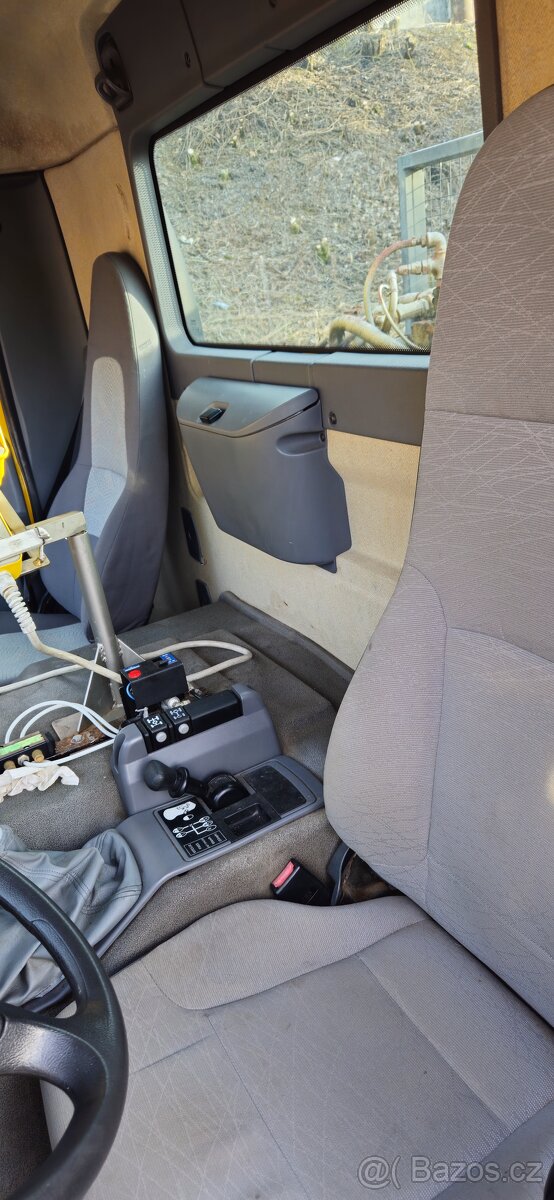 Renault kerax 360 6x4 valník