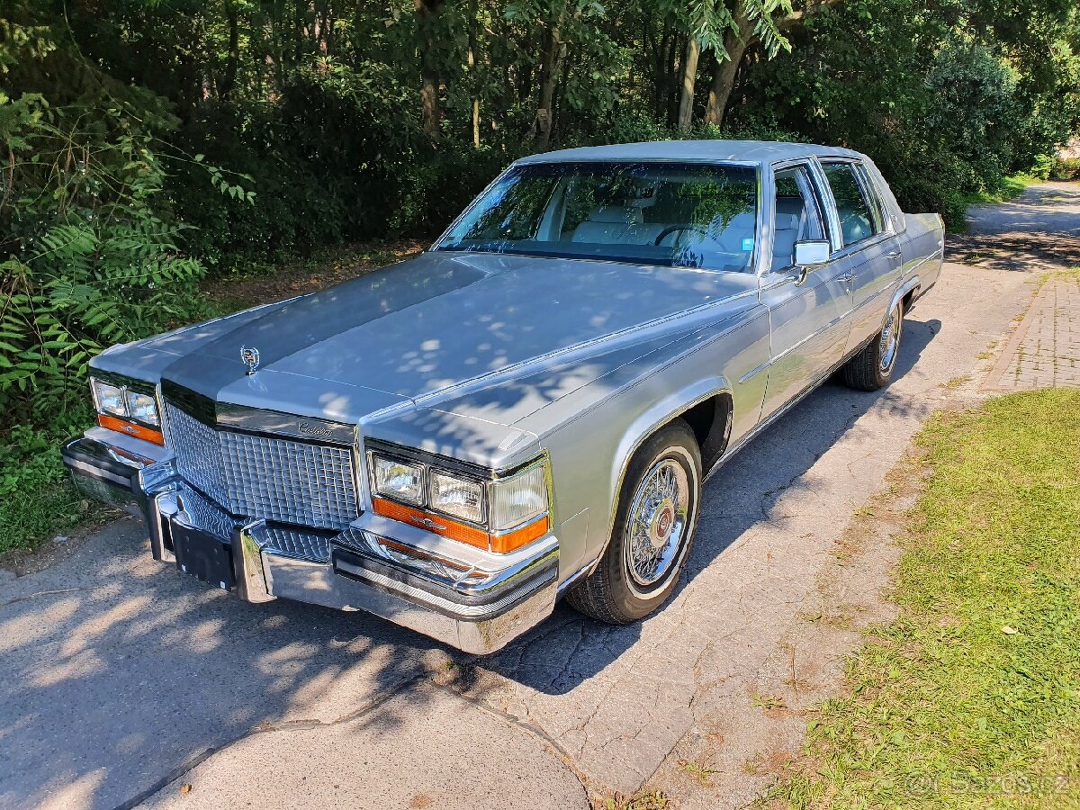 Cadillac Brougham 1987