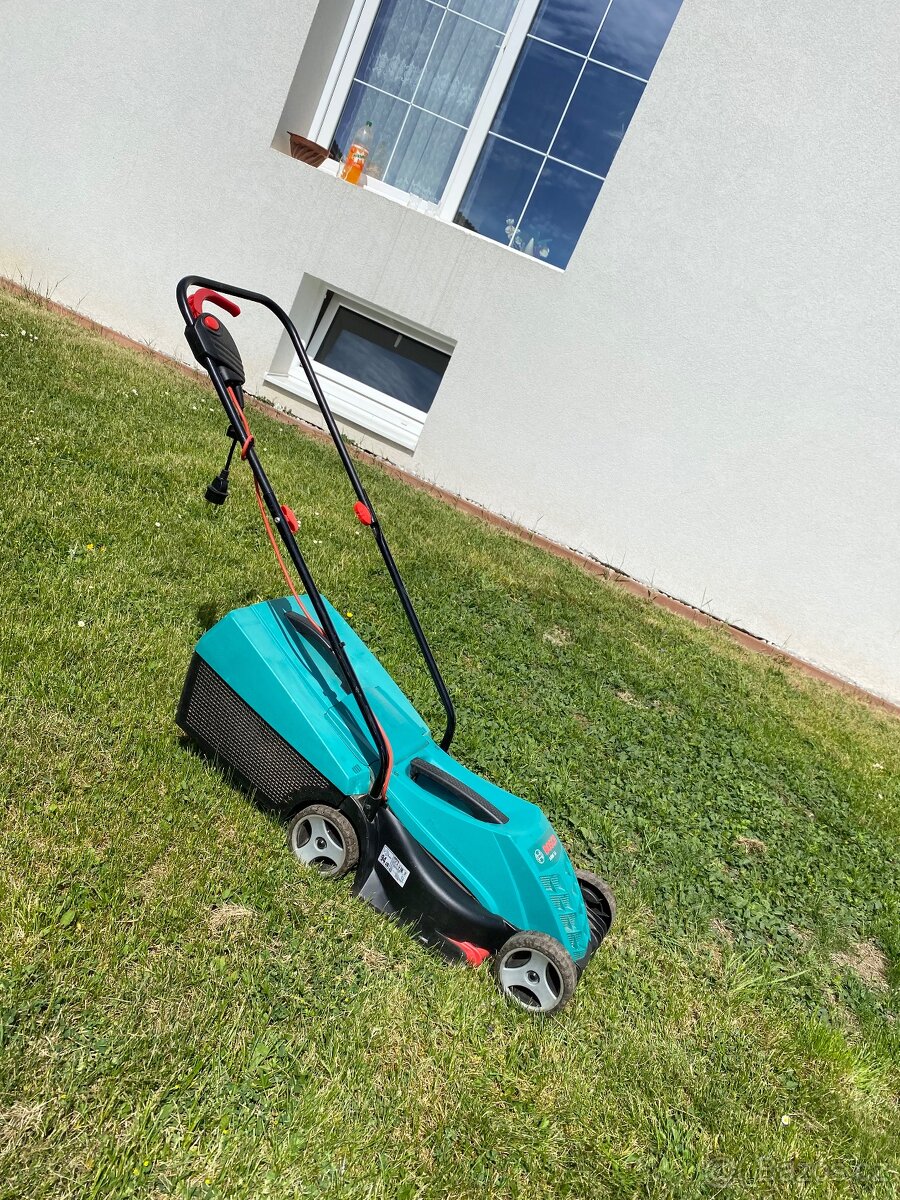 Elektrická sekačka BOSH