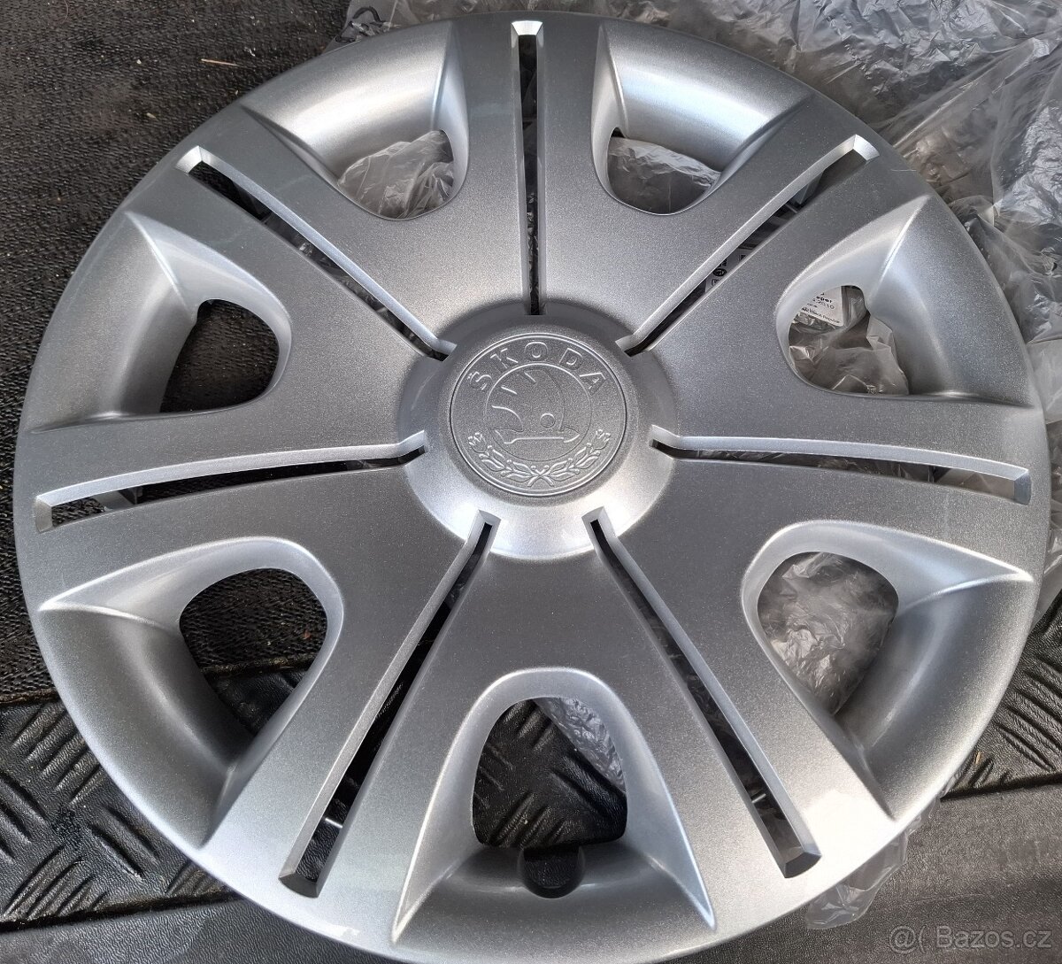 Celoplošný kryt poklice originál Škoda 14'' 1ks