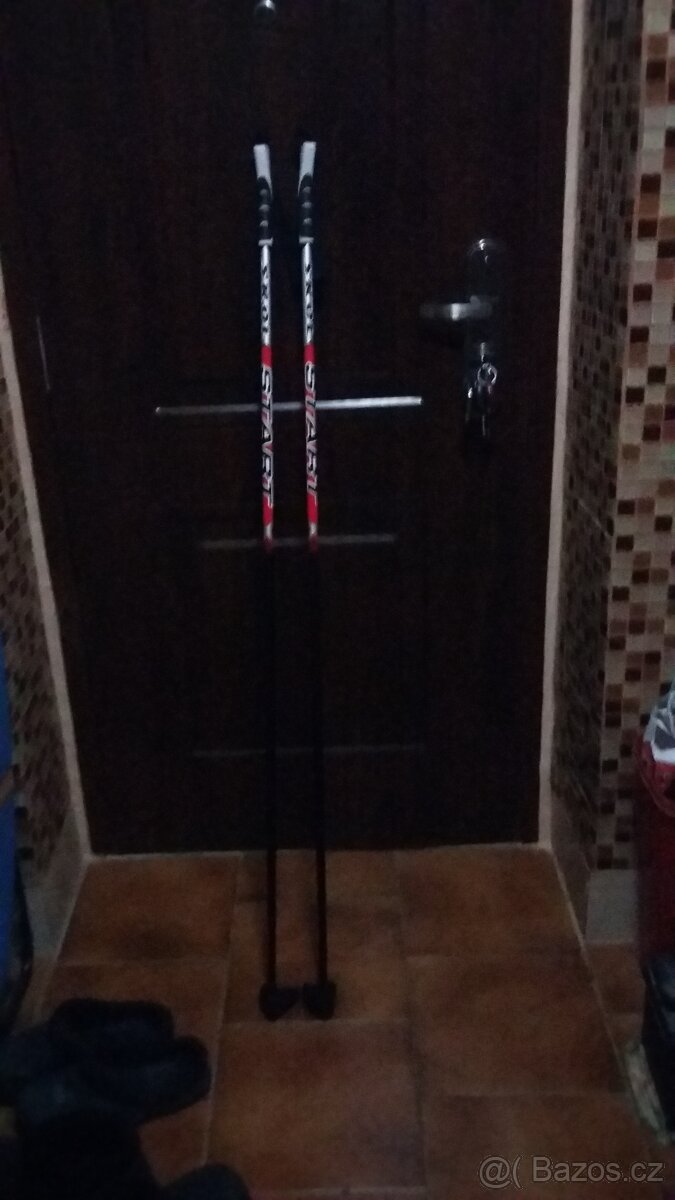 Prodám nové hůlky na běžky SKOL 120 až 160cm.