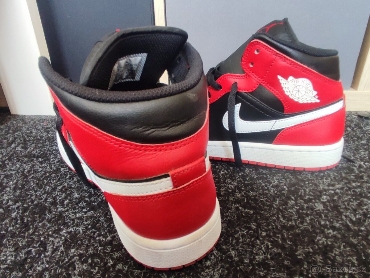Nike Jordan 1 mid
